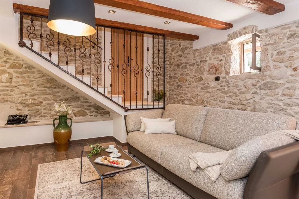 Modern Countryside Villa with Pool in Skradin