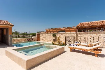 Modern Countryside Villa with Pool in Skradin