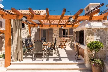 Modern Countryside Villa with Pool in Skradin