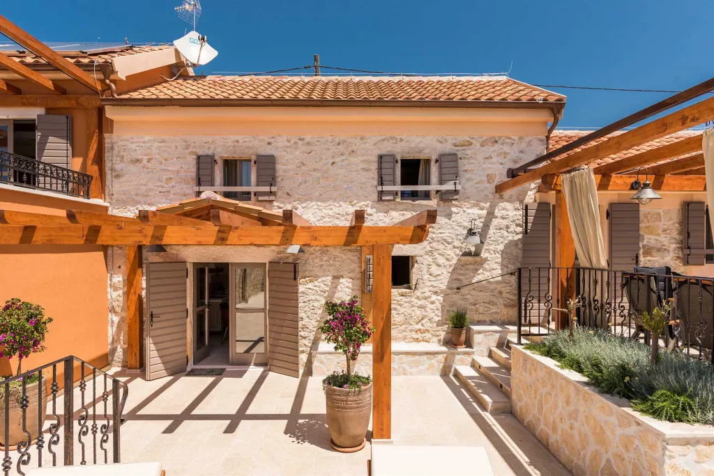 Modern Countryside Villa with Pool in Skradin