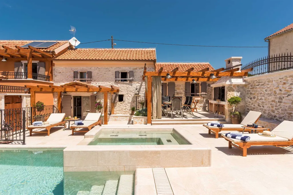 Modern Countryside Villa with Pool in Skradin