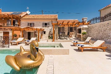 Modern Countryside Villa with Pool in Skradin