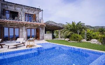 Modern Villa Retreat with Heated Pool in Hvar