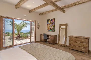 Modern Seaside Villa with Pool in Hvar