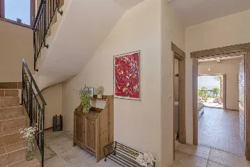 Modern Seaside Villa with Pool in Hvar