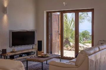 Modern Seaside Villa with Pool in Hvar