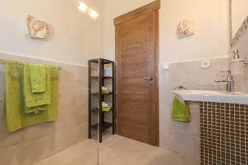 Modern Seaside Villa with Pool in Hvar