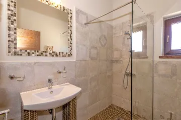 Modern Seaside Villa with Pool in Hvar