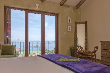 Modern Seaside Villa with Pool in Hvar