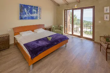 Modern Seaside Villa with Pool in Hvar