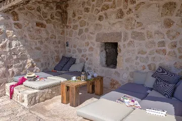 Modern Seaside Villa with Pool in Hvar