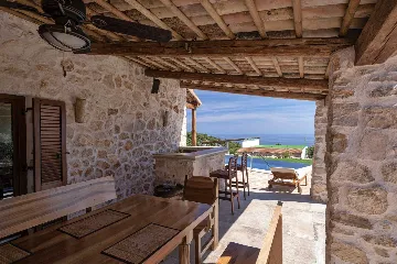 Modern Seaside Villa with Pool in Hvar