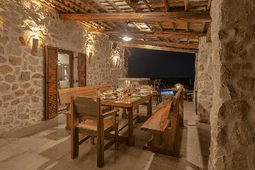 Modern Seaside Villa with Pool in Hvar