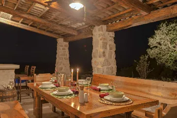 Modern Seaside Villa with Pool in Hvar