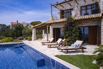 Modern Seaside Villa with Pool in Hvar