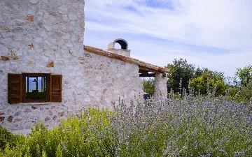 Modern Seaside Villa with Pool in Hvar