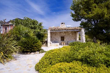 Modern Seaside Villa with Pool in Hvar