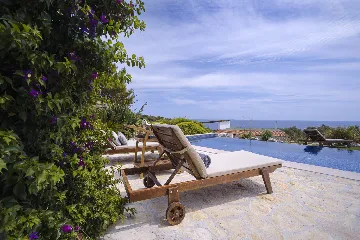 Modern Seaside Villa with Pool in Hvar