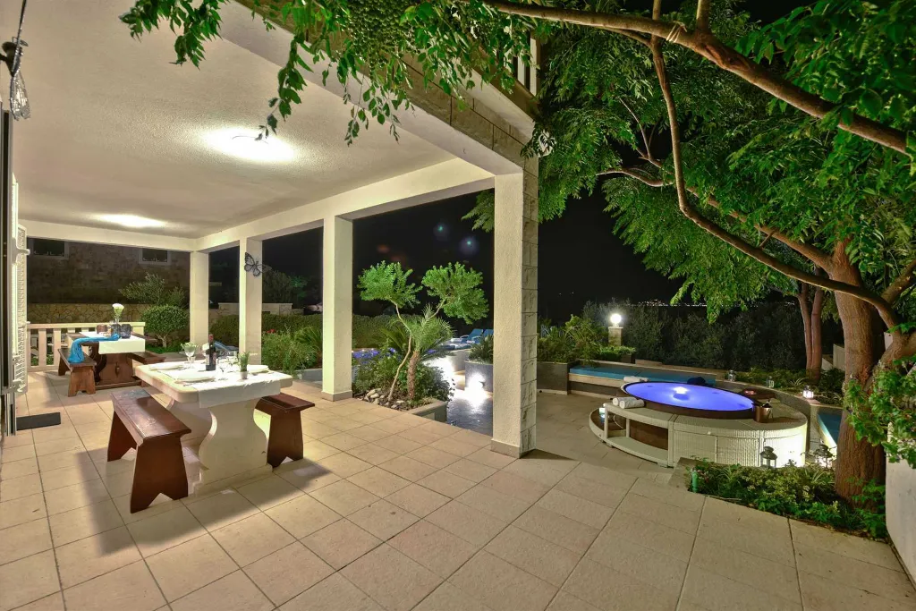 Spacious Seaside Villa with Pool in Lumbarda