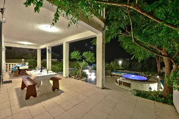 Spacious Seaside Villa with Pool in Lumbarda