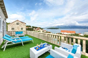 Spacious Seaside Villa with Pool in Lumbarda