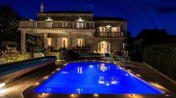 Spacious Seaside Villa with Pool in Lumbarda