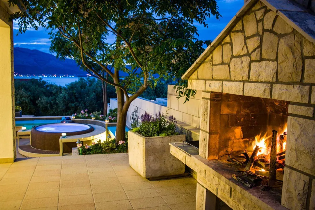 Spacious Seaside Villa with Pool in Lumbarda