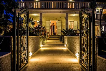 Spacious Seaside Villa with Pool in Lumbarda