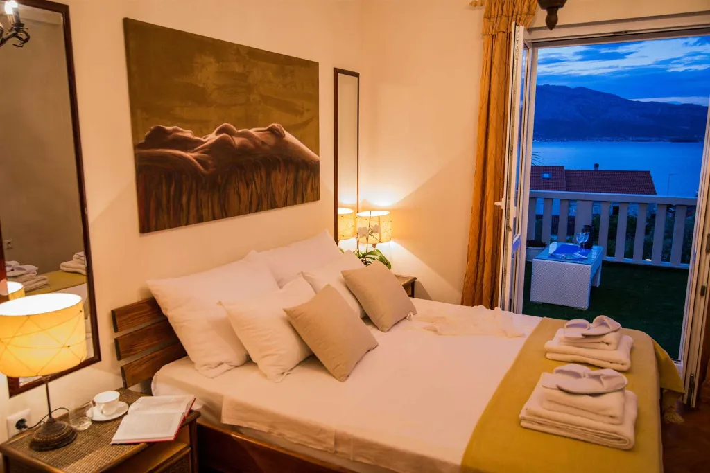 Spacious Seaside Villa with Pool in Lumbarda