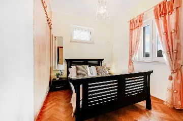 Spacious Seaside Villa with Pool in Lumbarda