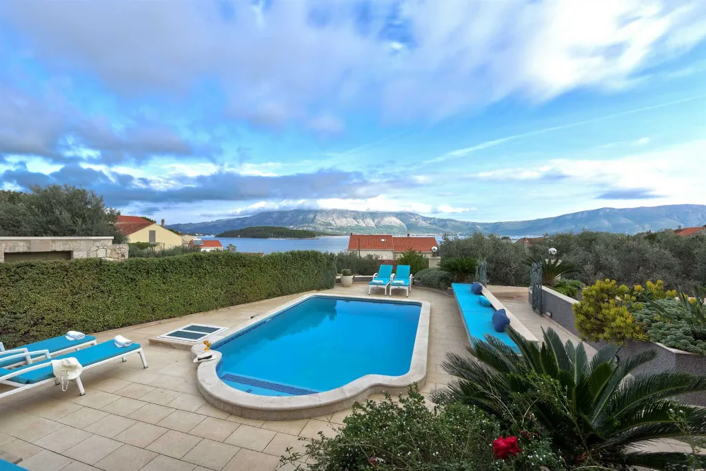 Spacious Seaside Villa with Pool in Lumbarda