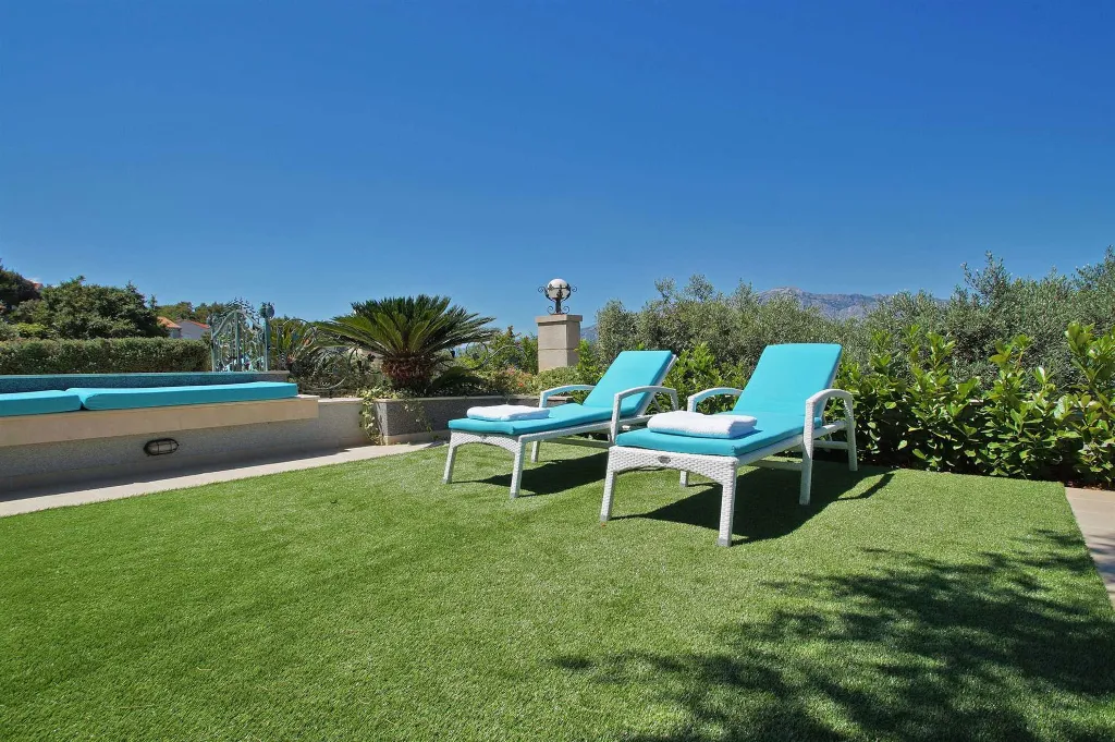Spacious Seaside Villa with Pool in Lumbarda