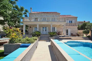 Spacious Seaside Villa with Pool in Lumbarda