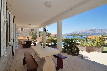 Spacious Seaside Villa with Pool in Lumbarda