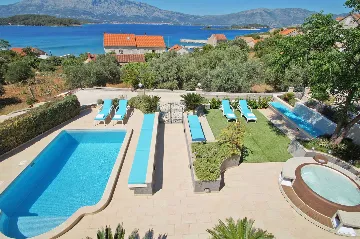 Spacious Seaside Villa with Pool in Lumbarda