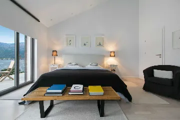 Contemporary Seaside Villa with Heated Pool Žrnovo