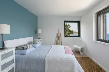 Contemporary Seaside Villa with Heated Pool Žrnovo