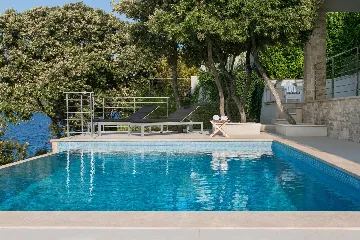 Contemporary Seaside Villa with Heated Pool Žrnovo