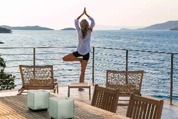 Contemporary Seaside Villa with Heated Pool Žrnovo