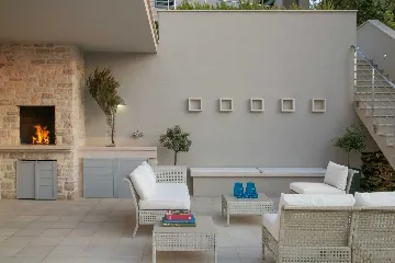 Contemporary Seaside Villa with Heated Pool Žrnovo