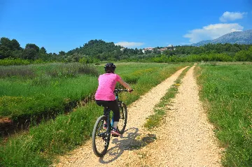 Contemporary Seaside Villa with Heated Pool Žrnovo