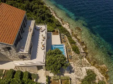 Contemporary Seaside Villa with Heated Pool Žrnovo
