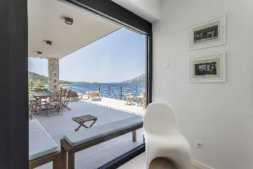 Contemporary Seaside Villa with Heated Pool Žrnovo