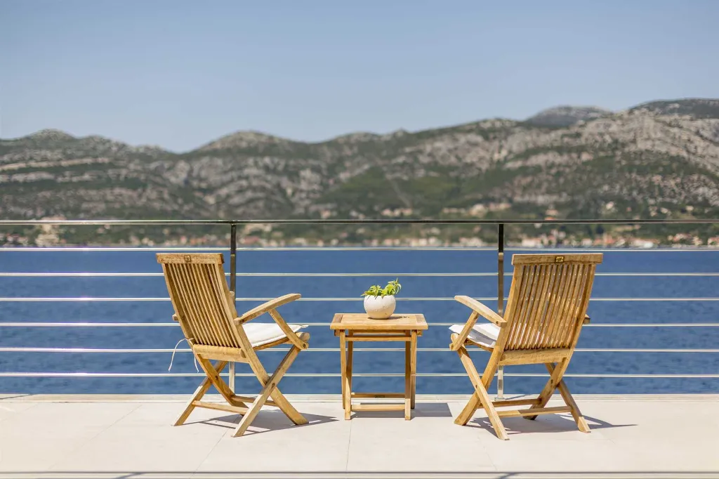 Contemporary Seaside Villa with Heated Pool Žrnovo