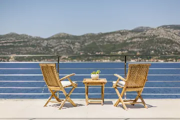 Contemporary Seaside Villa with Heated Pool Žrnovo