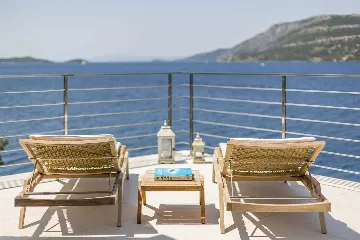 Contemporary Seaside Villa with Heated Pool Žrnovo