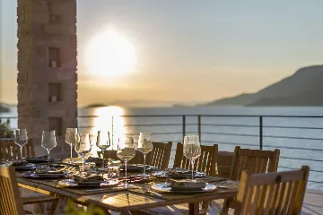 Contemporary Seaside Villa with Heated Pool Žrnovo