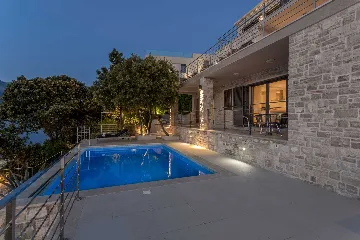 Contemporary Seaside Villa with Heated Pool Žrnovo