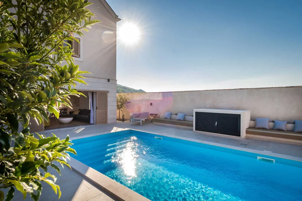 Seaside Villa with Heated Pool in Prižba