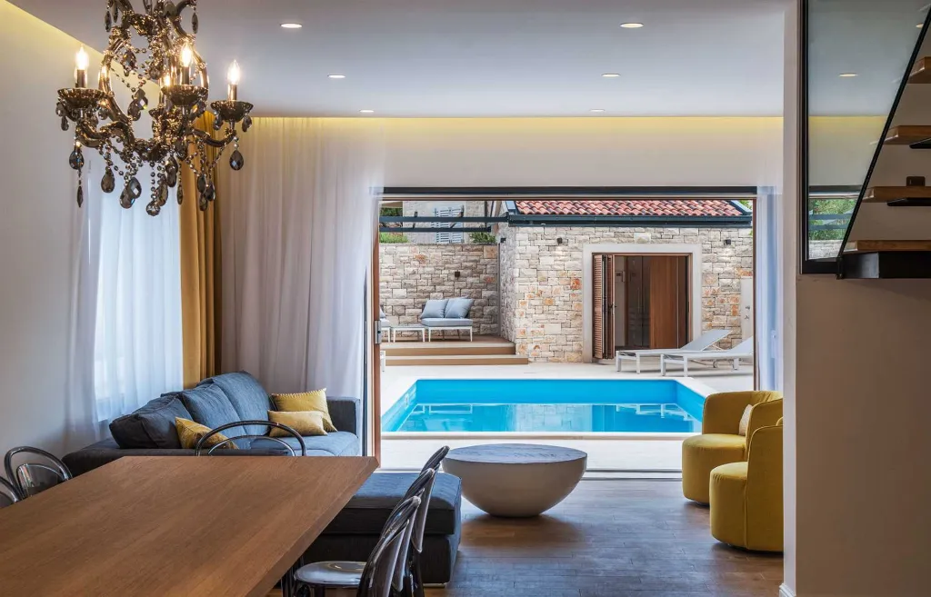 Seaside Villa with Heated Pool in Prižba